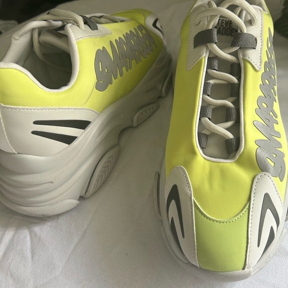 Madden Possession Sneaker in a size 9.5 color lime and yellow - Picture 4 of 7